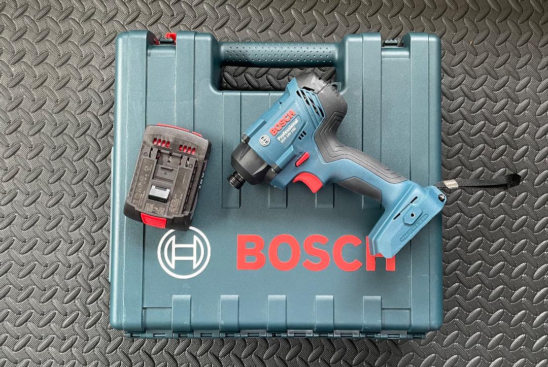 Bosch インパクトドライバー(GDR18V-160)+バッテリー+ケース
