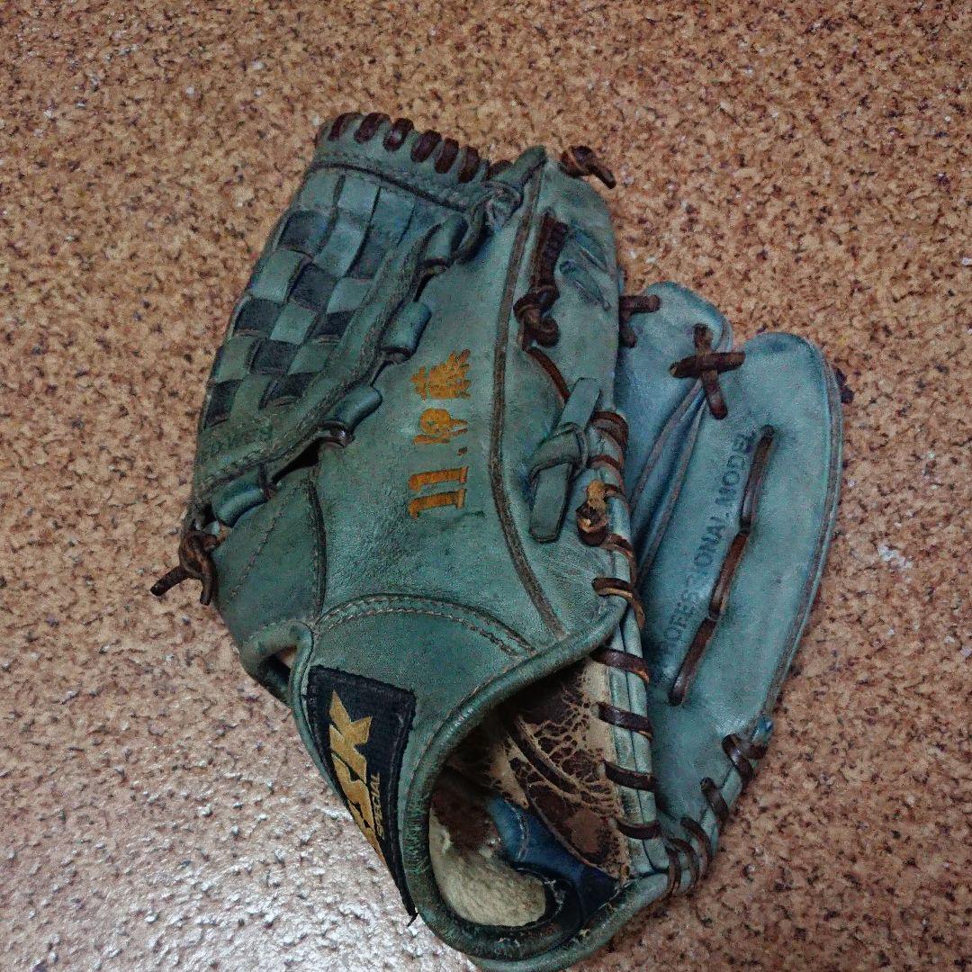 グローブ 伊藤敦規(元タイガースドラフト一位)