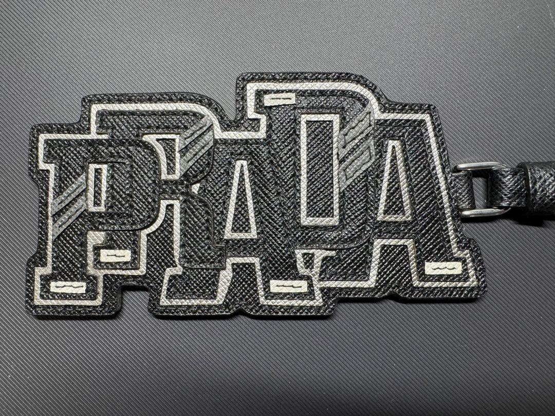 PRADA Saffianoロゴチャーム キーリング